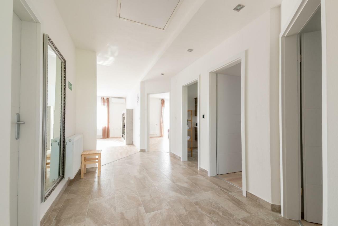 Ferienhaus Bucic บูเย ภายนอก รูปภาพ