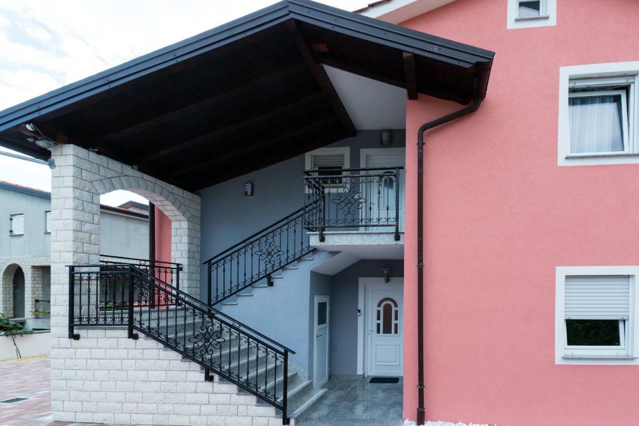 Ferienhaus Bucic บูเย ภายนอก รูปภาพ